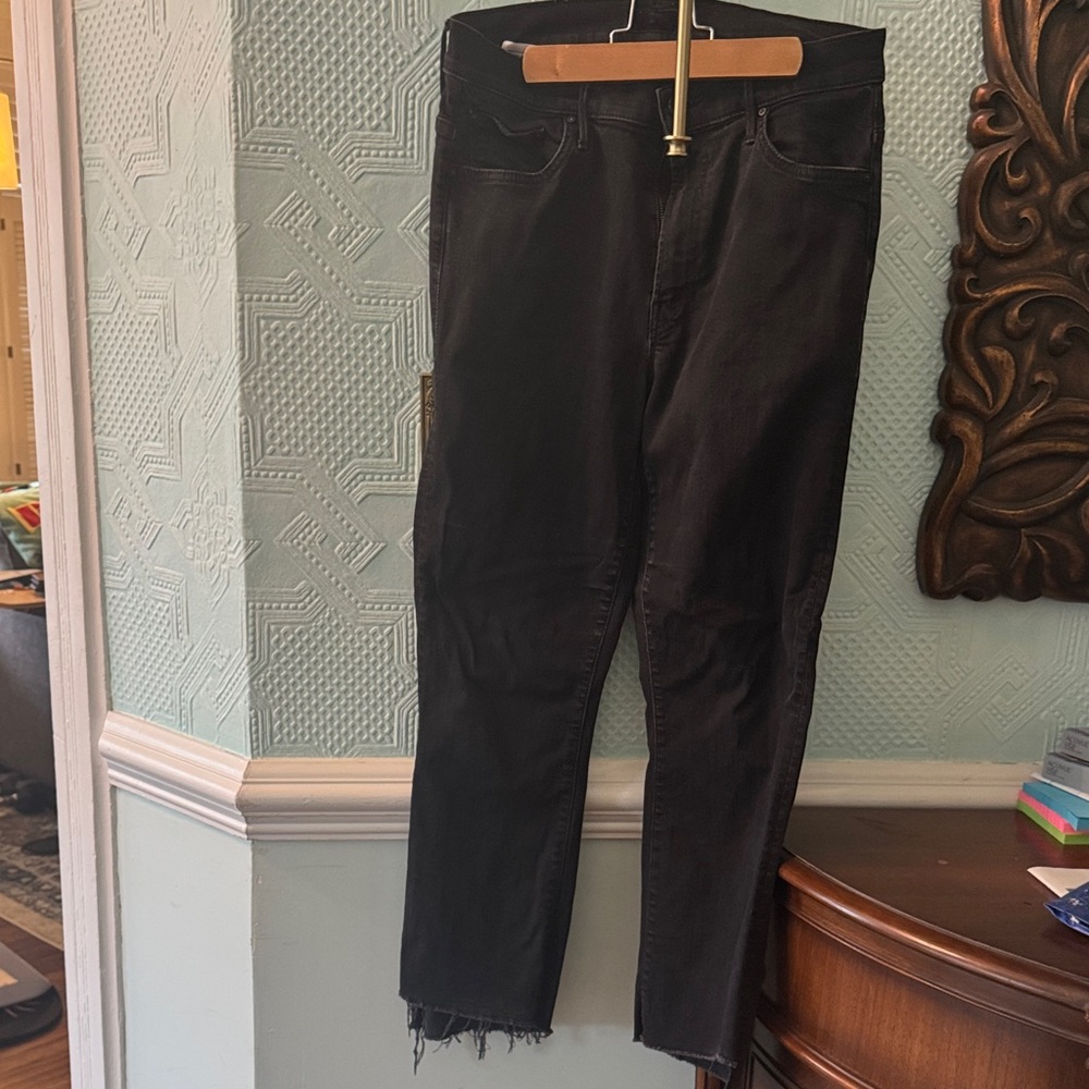 EUC MOTHER Denim Black Jeans, ‘Insider Crop/Step Fray/Not Guilty’, size 29